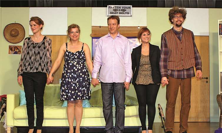 Mit großem Erfolg präsentierte die Gruppe das Stück „Verlängertes Wochenende“.GH