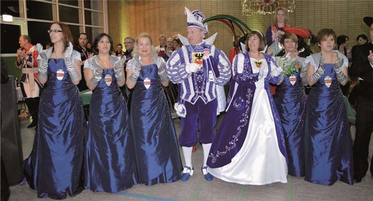 Mit großem Gefolge waren die närrischen Regenten von Sinzig angereist.