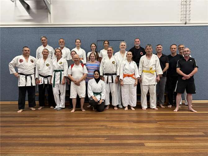 Mit großem Interesse begann am vergangenen Montag in der Nette-Turnhalle in Miesenheim der Jiu-Jitsu-Anfängerkurs.  Foto: Steffi Krämer