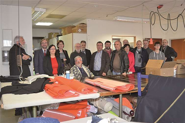 Mit großem Interesse besichtigten die Mitglieder des Teilhabebeirates für Menschen mit Behinderung des Landkreises Neuwied die unterschiedlichen Arbeits- und Berufsfelder bei der Informa. privat