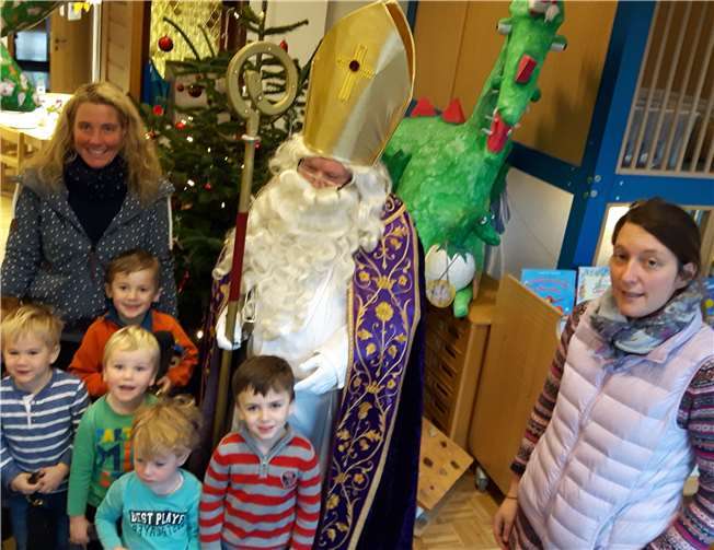 Mit großen Augen bestaunten die Kleinen den überraschenden Besuch.privat