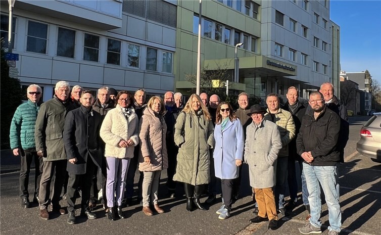 Mit großer Besorgnis betrachten die heimischen CDU-Abgeordneten Mechthild Heil MdB und Petra Schneider MdL die Entwicklungen rund um das Krankenhaus Remagen.  Foto: P. Schneider