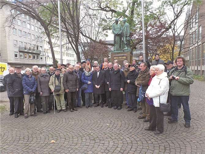 Mit großer Beteiligung kamen die Kolpingmitglieder aus dem Bistum Trier zur Minoritenkirche und zum Kolping-Denkmal nach Köln. STUKO