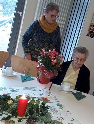 Mit großer Freude gratulierte die 1. Vorsitzende Frau Völkel Frau Maria Hardt zum 99. Geburtstag. Foto: privat