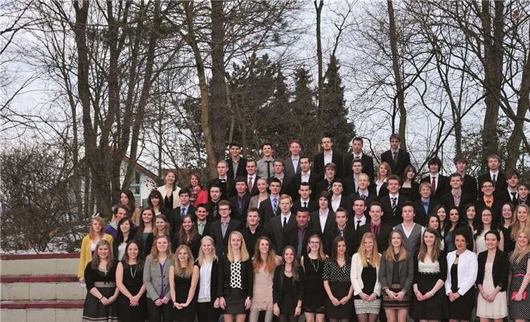 Mit großer Freude nahmen die Abiturienten aus Sinzig ihre Zeugnisse entgegen. RÜ