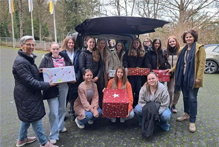 Mit großer Freude und Dankbarkeit wurden die Päckchen entgegengenommen.Foto: privat