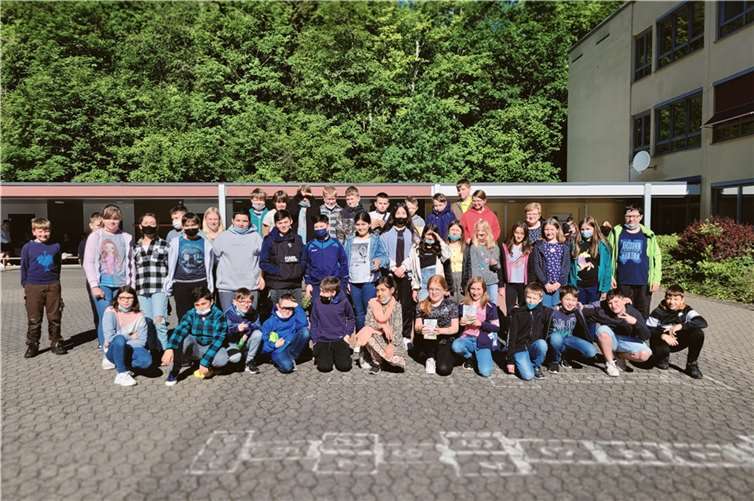 Mit großer Vorfreude erwarteten die Fünftklässler den Besuch der Buchhändlerin. Foto: privat