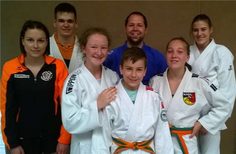 Mit gutem Judo überzeugten die von Trainerin Ellen Röser (v.l) betreuten Judoka vom JC Maifeld e.V. auch beim internationalen Rhein-Ahr Turnier in Remagen.Foto: privat