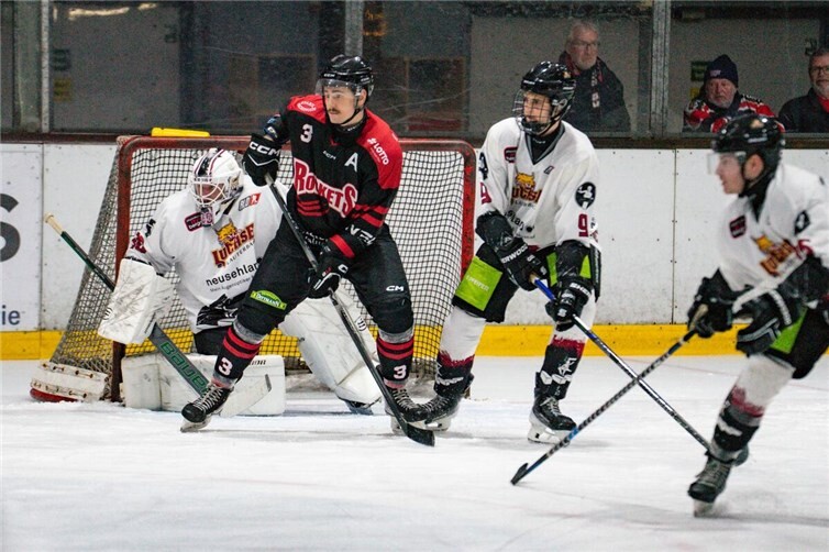 Mit ihrem Sieg gegen die Luchse Lauterbach setzte die EG Diez-Limburg im OsWeNo-Pokal ein wichtiges ZeichenFotos: Manuel Enderich