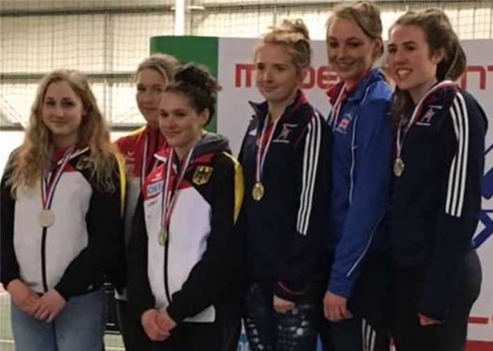 Mit ihrer Leistung durfte Franziska Schamel (Dritte von links) sehr zufrieden sein.privat