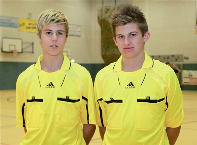 Mit ihrer Leistung überzeugten auch die Jungschiedsrichter Calvin Groß und Niklas Bellgardt.