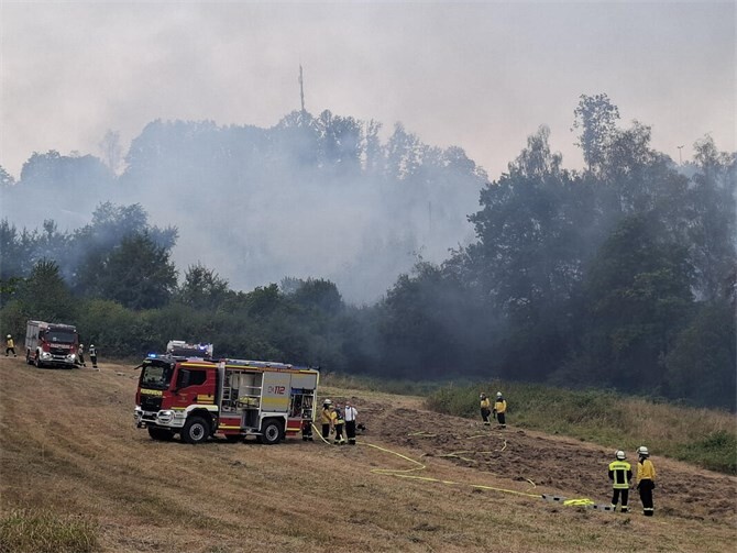 Mit insgesamt 112 Kräften wurden die örtlichen Feuerwehren unterstützt.