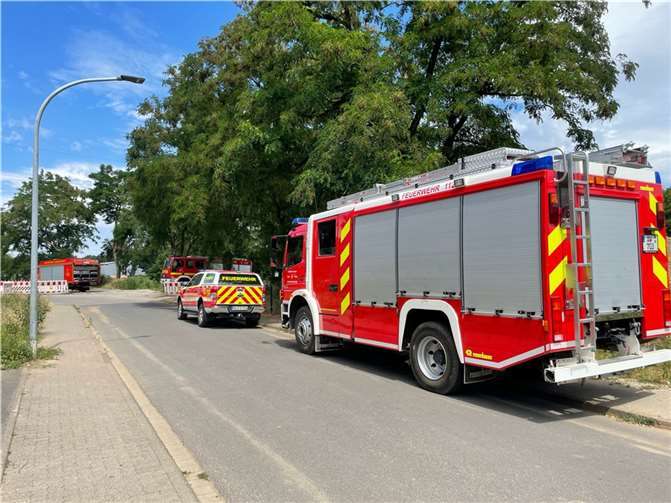 Mit insgesamt fünf Fahrzeugen war die Wehr vor Ort.  Foto: ROB