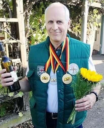 Mit insgesamt zwei Gold-, einer Silbermedaille und einem zusätzlichen guten 4. Platz wurde Eric Ceglowski erfolgreichster Großkaliberschütze bei dieser Deutschen Meisterschaft. Foto: privat