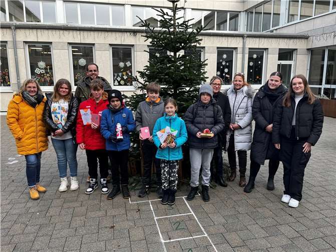 Mit knappem Vorsprung gewann schließlich Kira Topel aus Dünfus den Vorlesewettbewerb.  Quelle: Realschule plus und Fachoberschule Kaisersesch