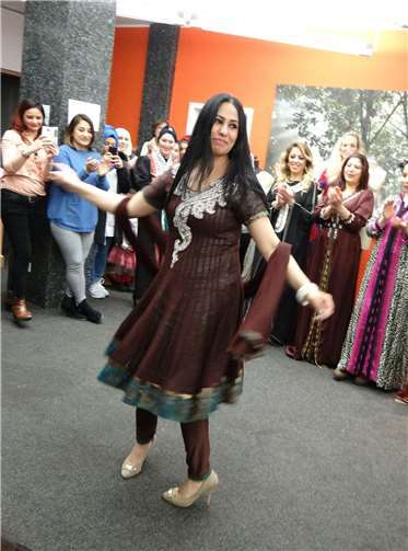 Mit landestypischer Musik wurde das Tanzbein geschwungen.