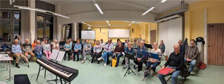 Mit positiven Rückmeldungen des Chorleiters und der Gastsängerinnen endete die Probe mit der Hoffnung, dass die nächsten Chorabende von den Besucherinnen der offenen Probe verstärkt werden und dass weitere Interessierte zu einer Schnupperprobe kommen.Foto: privat