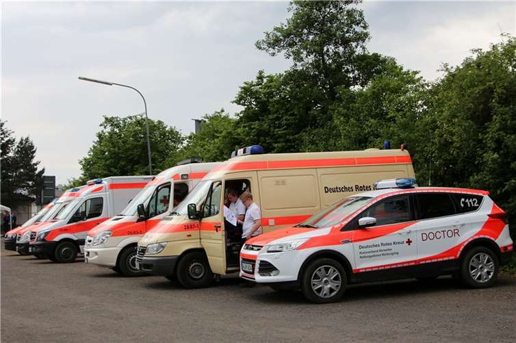 Mit rund 1.500 Einsatzkräften und bis zu 30 Rettungsfahrzeugen ist das DRK während Rock am Ring 2017 am Nürburgring im Einsatz, um die notfallmedizinische Versorgung der Festivalteilnehmer zu gewährleisten.
