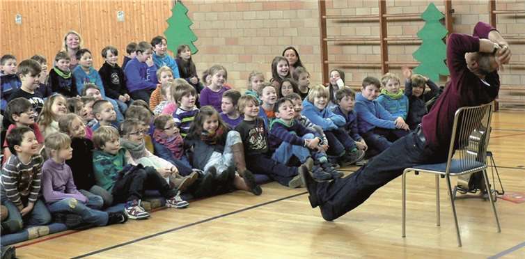 Mit seinem Auftritt in der KGS Wormersdorf landete Rezitator Oliver Steller einen Volltreffer.privat