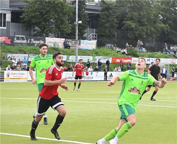 Mit seinem Treffer zum 2:0 sorgte Tim Montermann (re.) in Altenkirchen für die Entscheidung.