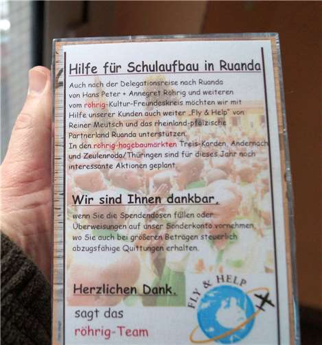 Mit solchen Flyern sammelt derrührige Unternehmer jetzt für Ruanda.