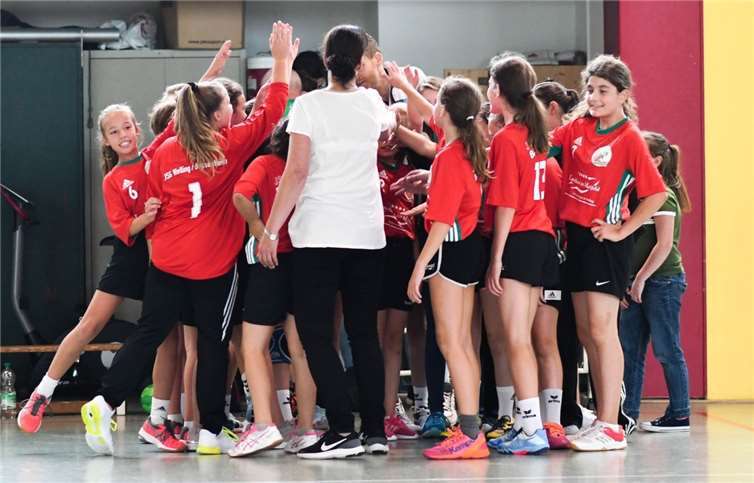 Mit tollen Einzelaktionen und funktionierendem Teamspiel gewannen die Handballerinnen in Arzheim. Foto: JSG Welling/Bassenheim