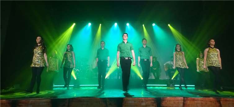 Mit toller Choreographie beeindruckten die Tänzerinnen und Tänzer. Foto: -WK-