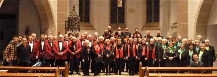Mit vereinten musikalischen Kräften: Chöre und Instrumentalisten boten ein begeisterndes Konzert in der Pfarrkirche von St. Katharinen. privat