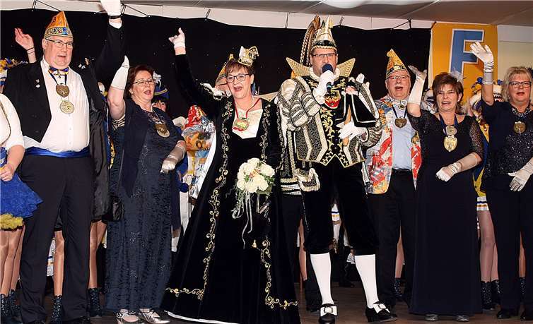 Mit viel Applaus wurde das amtierende Prinzenpaar begrüßt. RÜ