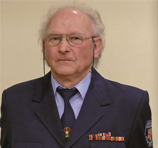 Mit viel Beifall verabschiedet wurde Kreisausbilder Dieter Dittmar, er hatte 39 Jahre lang die jungen Kameraden geschult.