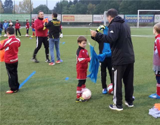 Mit viel Einsatz und Begeisterung waren die Kids bei dieser besonderen Trainingseinheit dabei. privat
