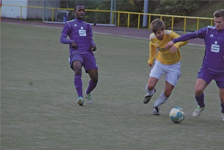 Mit viel Elan gingen beide Teams zur Sache