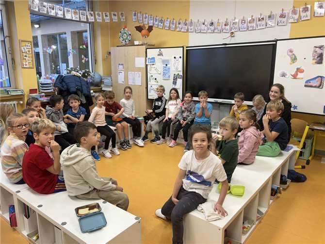 Mit viel Freude hörten die Kinder sich die vorgelesenen Geschichten an.Foto: privat