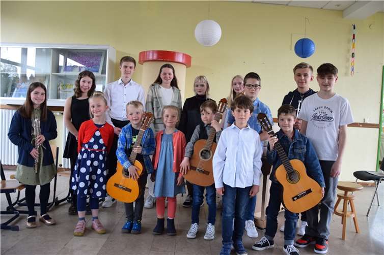 Mit viel Freude präsentierten die Schülerinnen und Schüler ihr Können an ihren Instrumenten.  Foto: U. Buchmann