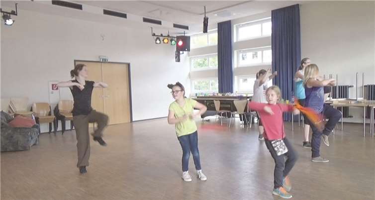 Mit viel Freude und Elan waren die jungen Tänzerinnen dabei. privat