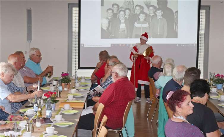 Mit viel Freude widmen sich Senioren den Geschichten rund um Selters.Foto: privat