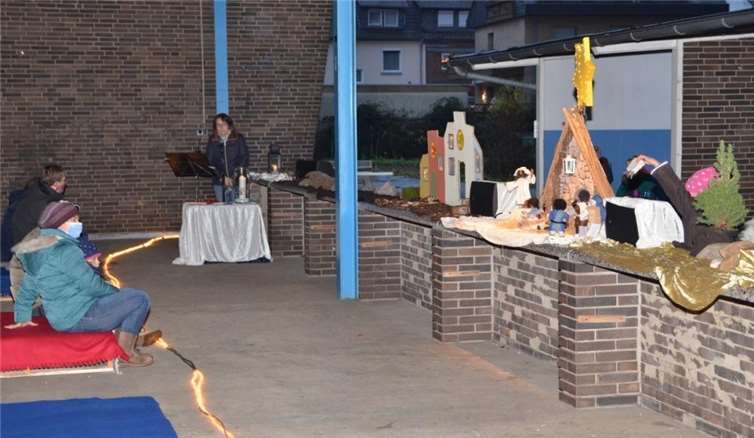 Mit viel Liebe zum Detail hatten einige Familien Kulissen und Sitzgelegenheiten auf Abstand vorbereitet. Fotos: privat