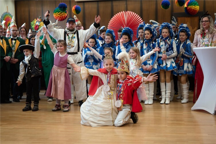 Mit viel Rhythmus und Freude wirbelt das junge Prinzenpaar über das Parkett.  Fotos: ND
