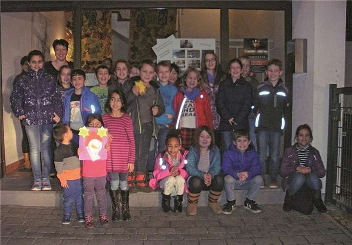 Mit viel Spaß spielten die Kommunionkinder zusammen mit den Flüchtlingskindern.privat