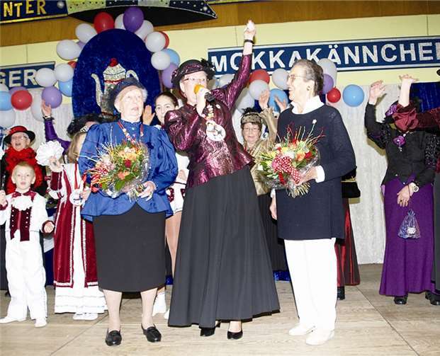Mit viel „TamTam“ feierten die Möhnen ihren Kaffeeklatsch.