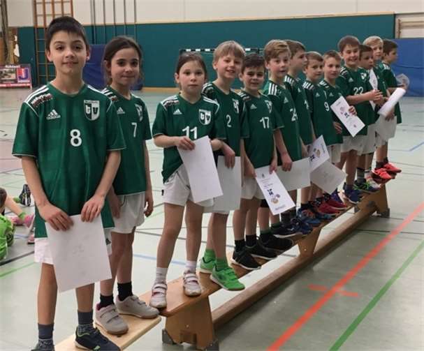 Mit viel Vorfreude und Spaß nahmen Lennart Dausner, Ben Dommermuth, Lionel Emmerich, Jonas Groß, Charlotte Heucher, Kilian Keller, Henri Kreino, Henning Kuntze, Samuel Meurer, Ben Olligschläger, Johannes Pelzer, Robin Siemsen, Nevio und Josi Sperk am Turnier teil.Foto: privat