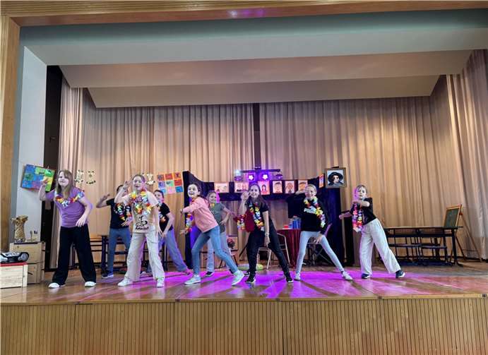 Mit vielen Aktionen und tollen Aufführungen wurde der Geburtstag der Goethe-Schule gefeiert.  Foto: Goethe-Schule Lahnstein