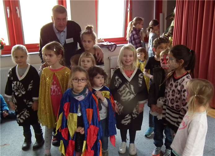 Mit vielen Kinder-Aktionen begeistert der röhrig-Erlebnismarkt das gesamte Jahr und jetzt auch wieder am Oster-Samstag.Foto: röhrig