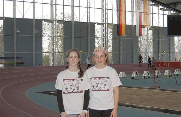 Mit vielen positiven Eindrücken vom Schüler-Hallensportfest machten sich die zwei Athletinnen auf die Heimreise.privat