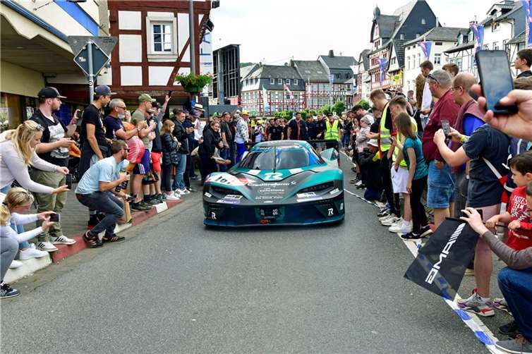 Mit vier KTM-Boliden startet das Adenauer Team von Teichmann Racing beim 24H Rennen.