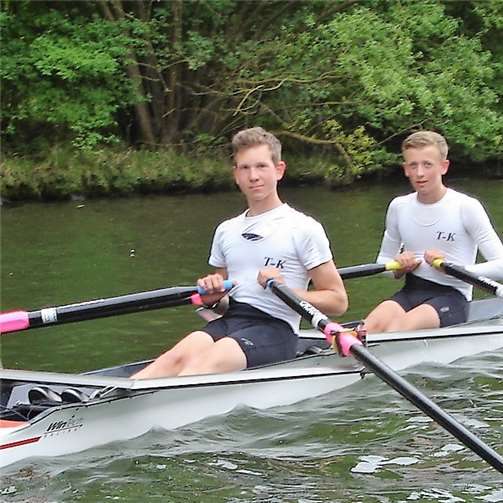 Mit vier Siegen im Einer und im Zweier (U17) mit Julian Harwardt war Simon Haible (links) in Mannheim nicht zu schlagen. Harwardt fügte im Einer noch zwei zweite Plätze hinzu.privat