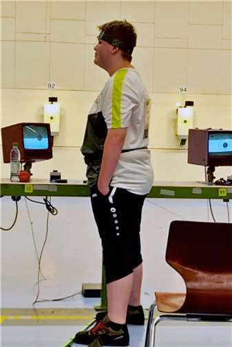 Mit voller Konzentration, ruhiges Hand und scharfem Auge zum Erfolg.