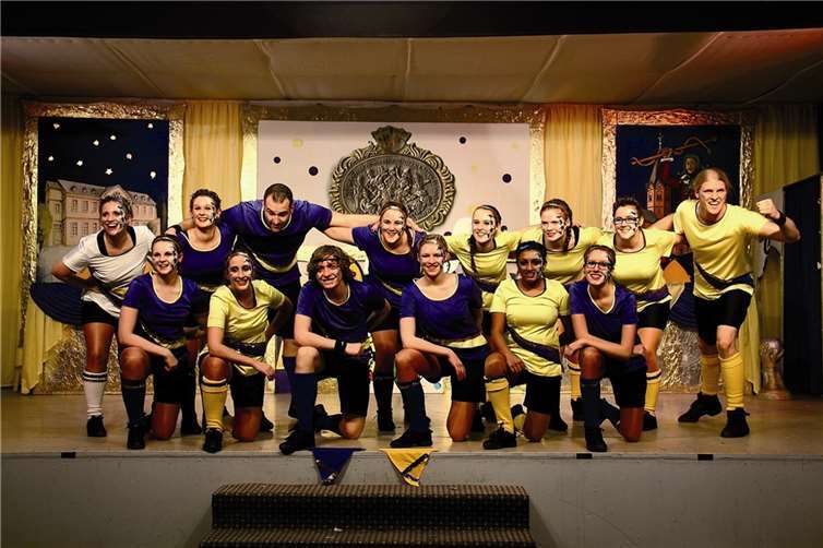 Mit von der Partie war auch die Tanzgruppe der Sinziger Stadtsoldaten.