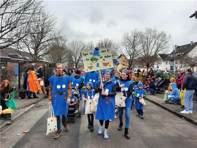 Mit weit über hundert kleinen und großen Krümelmonstern bereicherte die Kita den Kinder- und Jugendumzug am Karnevalssamstag. Fotos: Kita LahnEggs