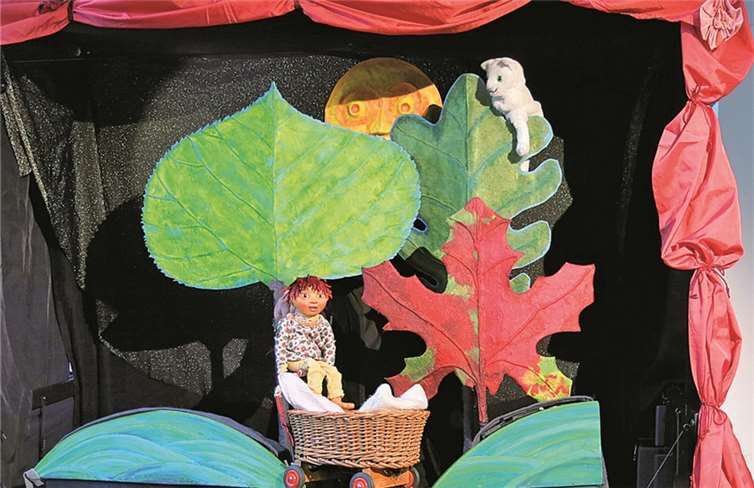 Mit wenigen Mitteln verstand Simons es, die Geschichte vom kleinen Hävelmann spannend zu erzählen. Gemeinde Wachtberg/mm